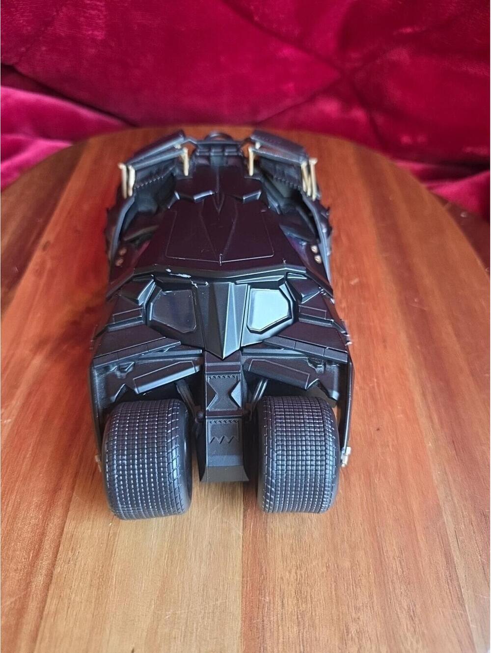 The Dark Knight Tumbler Batmobile - 1/24 Scale Die-Cast Model Jada Toys 8" Long